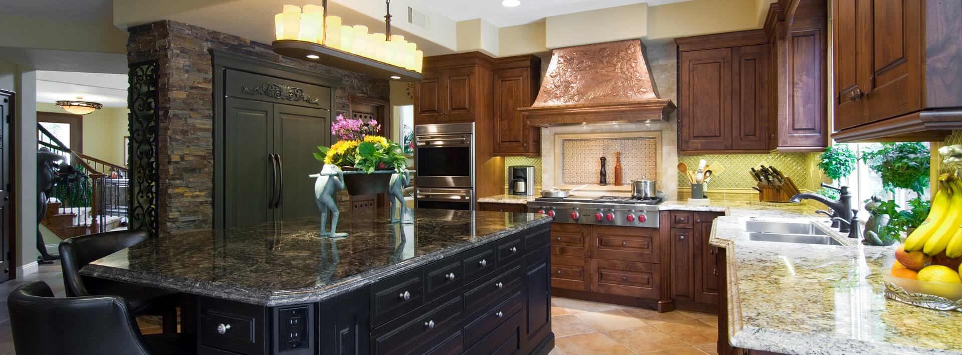 Kitchen design with two tone cabinets